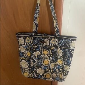 Elephant floral pattern Tote Bag